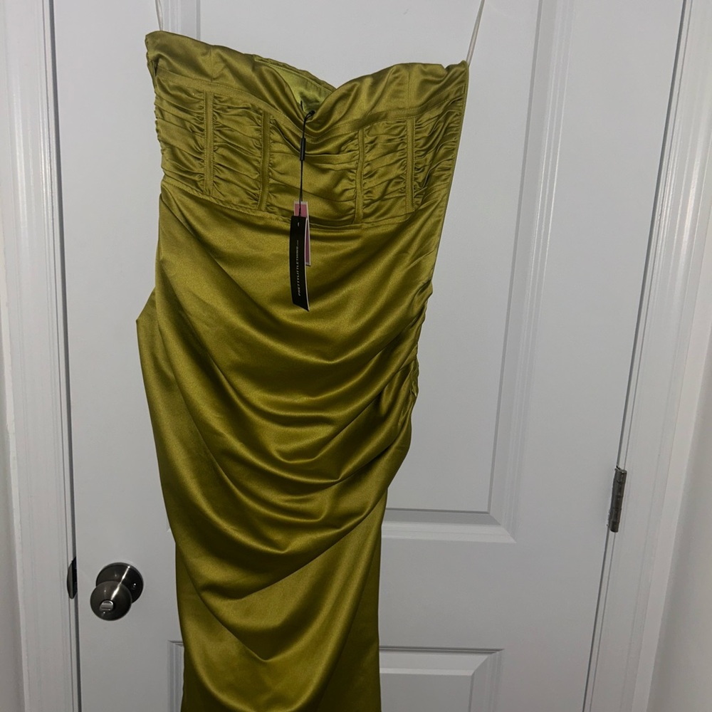 PrettyLittleThing Yellow Ruched Strapless Gown - Picture 2 of 4